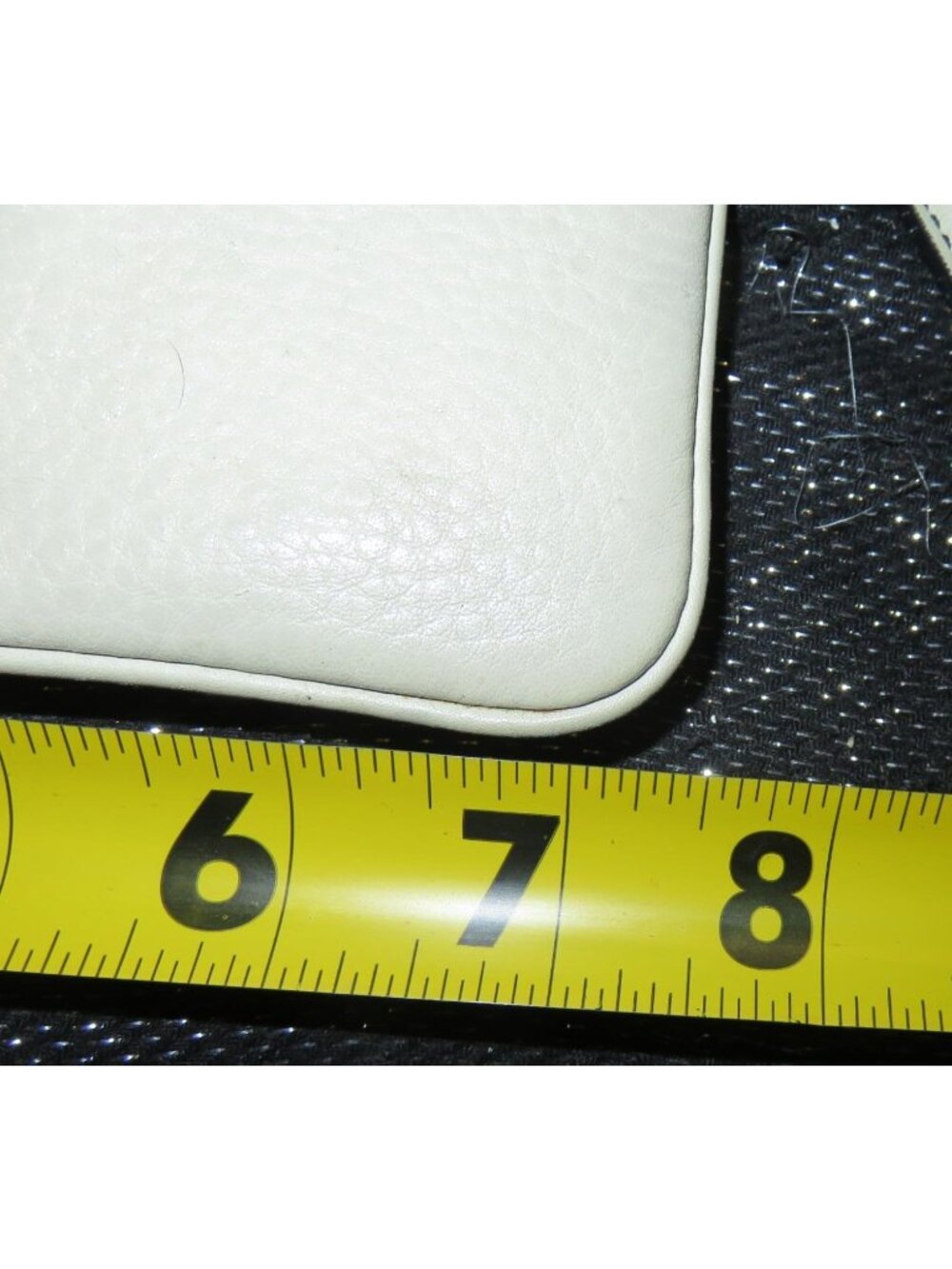 Coach White Pebbled Leather Buckle and Stud Embellished Wristlet Pouch & hangtag - Picture 6 of 7
